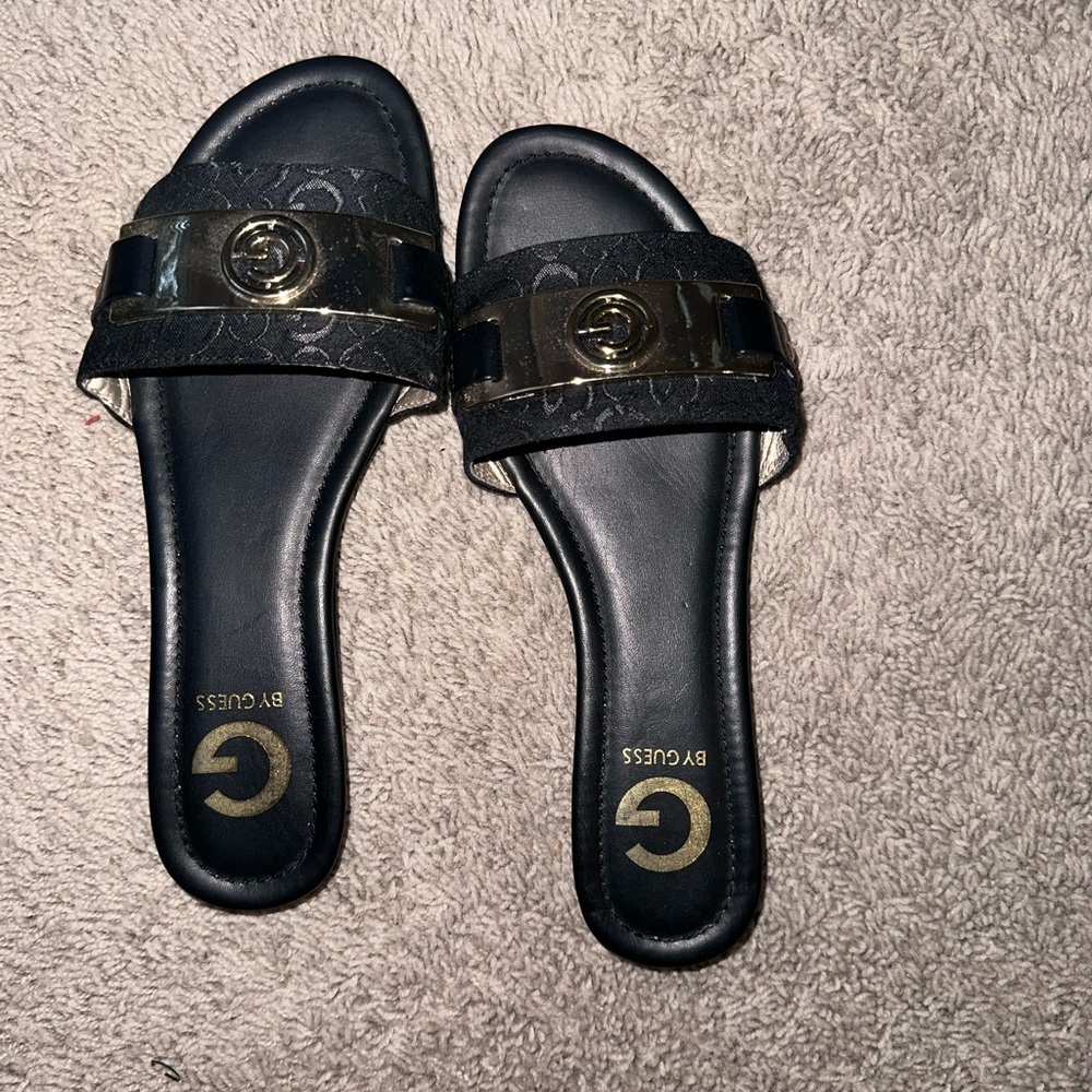 G by GUESS WOMEN’S SANDAL size 8M